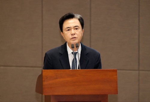 도의회서 발언하는 김태흠 충남지사[연합뉴스 자료사진]