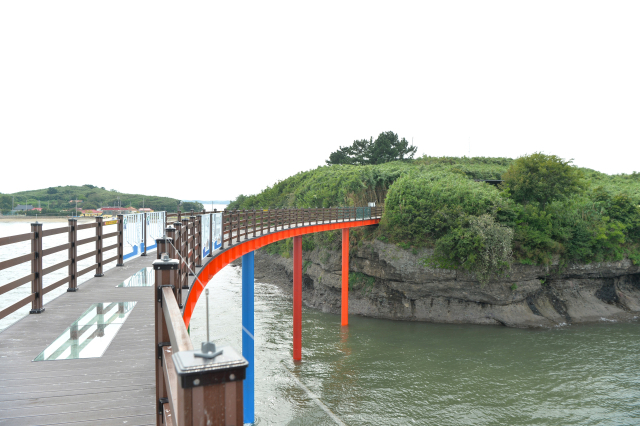 오는 15일 개통 예정인 홍성 '죽도 관망데크 로드' 모습. 사진=홍성군 제공