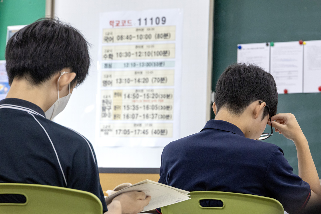 2026학년도 대학수학능력시험 9월 모의평가 시행일인 3일 서울 광진구 광남고등학교 학생들이 시험을 준비하고 있다. 2025.9.3 [사진공동취재단] 사진=연합뉴스. 