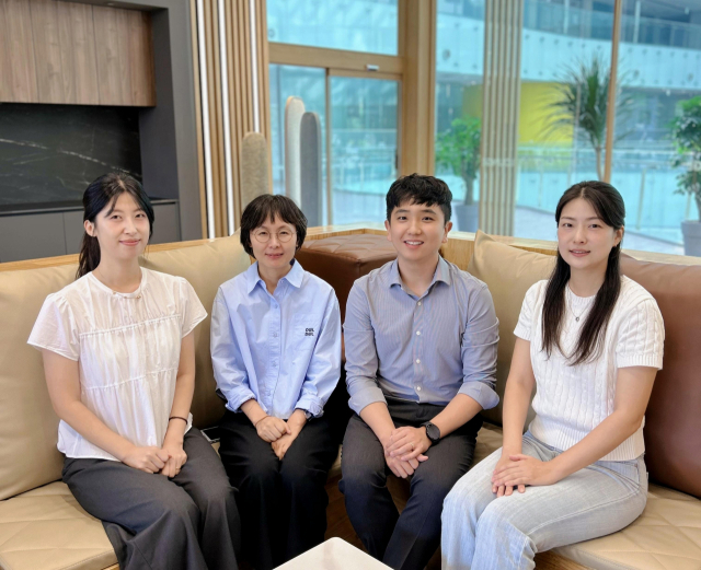 21일 KAIST에 따르면 이주영 공학생물학대학원 교수와 노명현 한국화학연구원 박사 공동연구팀이 대장균에서 원하는 유전자를 동시에 켜고 끄는 것이 가능한 새로운 이중모드 크리스퍼 유전자 가위 시스템을 개발했다. KAIST 제공