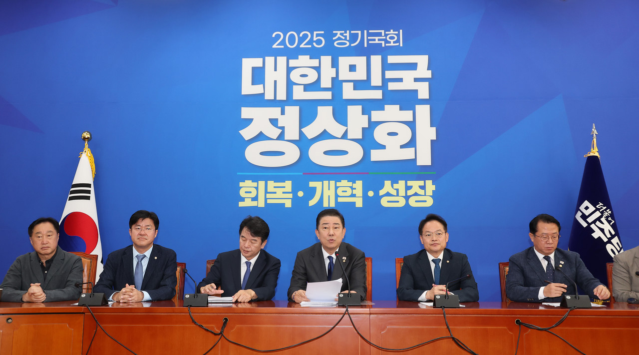 더불어민주당 김병기 원내대표가 21일 서울 여의도 국회에서 취임 100일 기자간담회를 하고 있다. 2025.9.21 사진=연합뉴스. 