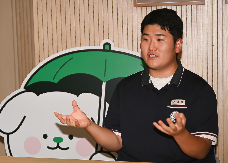 농업전문가를 꿈꾸는 안휘찬 군이 충청투데이와의 인터뷰에서 앞으로의 목표에 대해 말하고 있다. 김주형 기자 kjh2667_@cctoday.co.kr