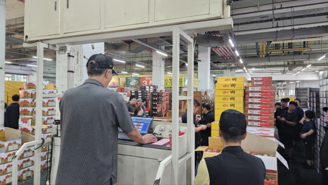 대전중앙청과㈜ (이하 중앙청과)는 1994년 설립한 이래 약 30여년간 지역사회의 먹거리를 책임지며 중부권 최고 도매시장법인으로 굳건히 자리매김했다. 대전중앙청과 제공