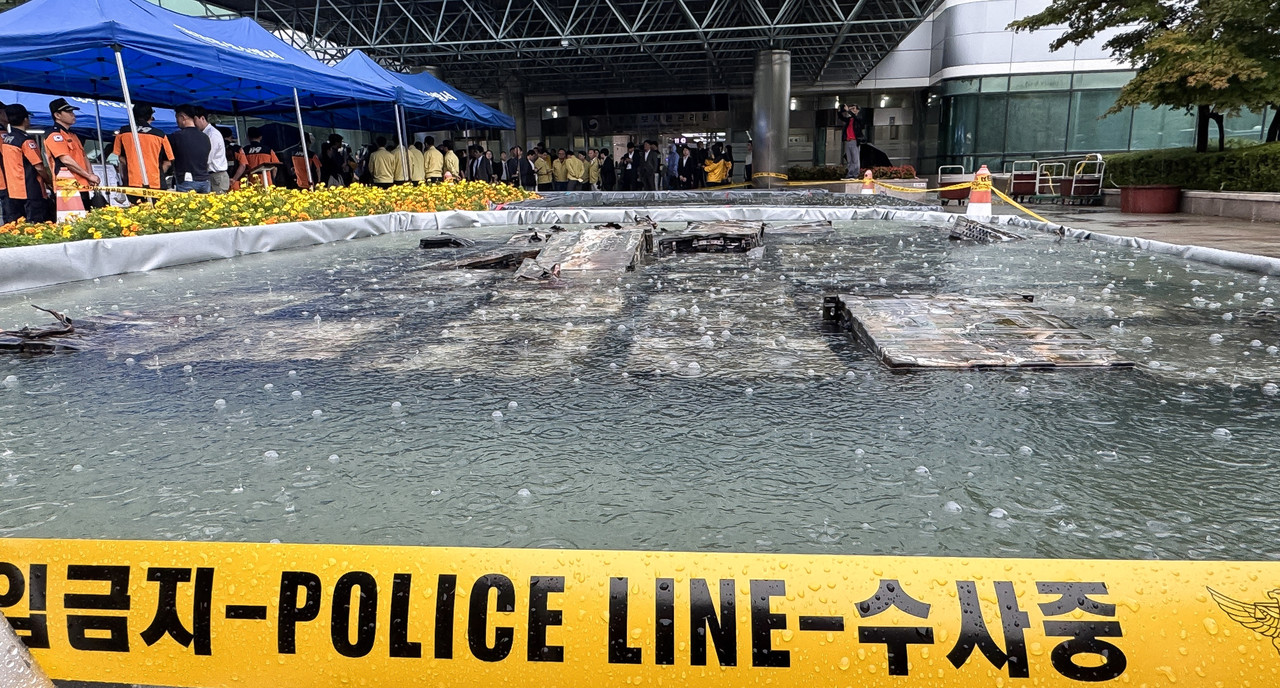 28일 화재가 발생한 대전 유성구 국가정보자원관리원에 냉각작업 중인 리튬이온 배터리가 외부 침수조에 담겨있다. 김주형 기자 kjh2667_@cctoday.co.kr