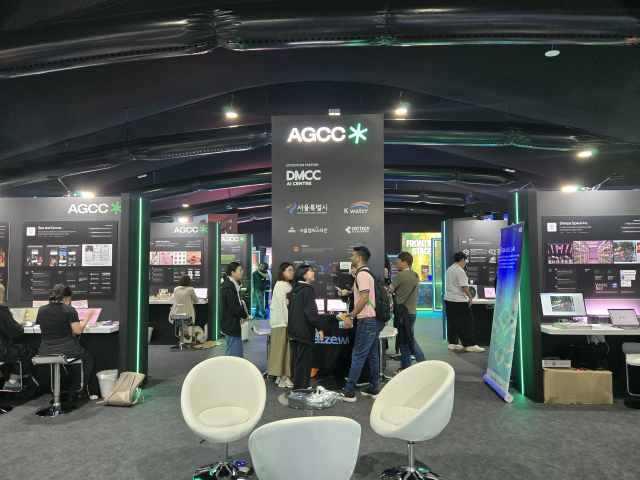 한국수자원공사가 아랍에미리트 두바이에서 12~15일 진행되는 중동 최대 스타트업 전시회 ‘Expand North Star by GITEX GLOBAL 2025’에 참가해 국내 기후 대응 관련 혁신 기술을 보유한 창업기업들과 함께 부스를 운영하고 있다. 공사 제공