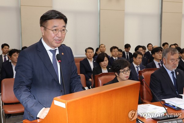 발언하는 윤호중 행정안전부 장관. 연합뉴스 제공.