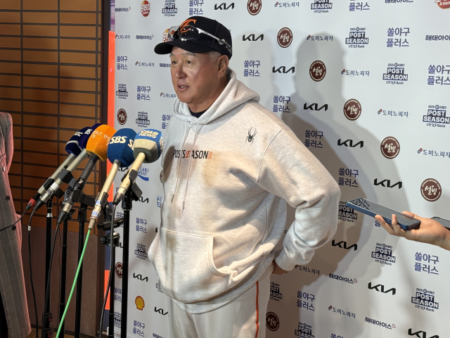 플레이오프 1차전 우천 취소 <b>김경문 감독</b> "내일 선발 <b>폰세</b>"
