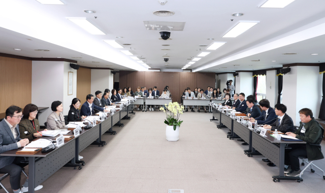 22일 대전 서구청 장태산실에서 '2025년 공약사업 추진 상황 보고회'가 진행되고 있다. 대전 서구 제공.