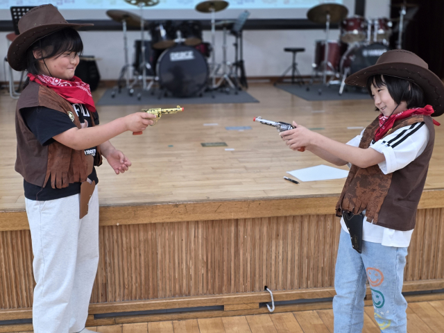 군북초등학교는 학생들의 글로벌 소통 능력 강화를 위해 영어교육 특화 프로그램 ‘Inside Out 프로젝트’를 운영 중이다. 금산교육지원청제공