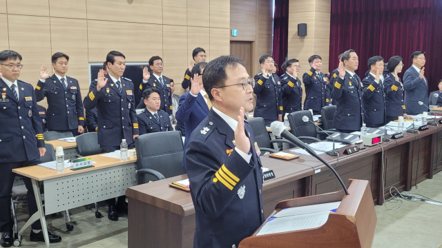 임정주 충남경찰청장이 국감에 앞서 선서를 하고 있다. 사진=김영정 기자