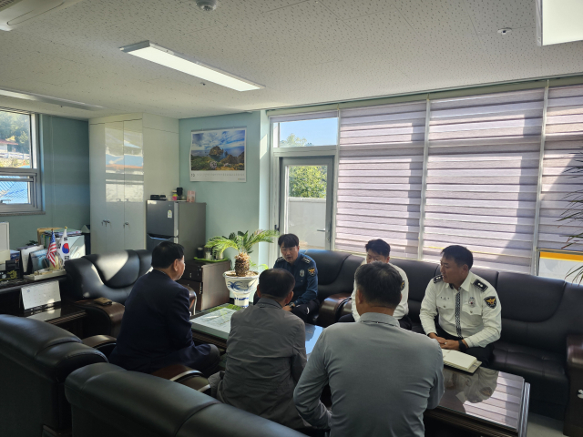 서천경찰서가 실시한 노인 교통사고 예방을 위한 간담회 모습. 사진=서천경찰서 제공.