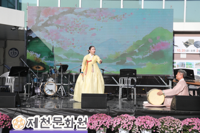 청풍승평계 헌정곡 초연 모습.제천=이대현 기자