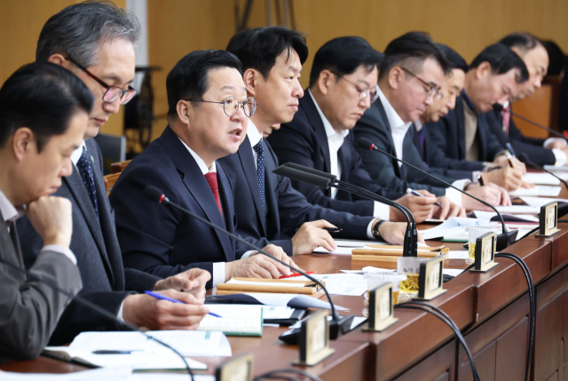 이장우 대전시장은 4일 주재한 확대간부회의에서 다가오는 겨울철을 맞이한 화재 예방과 내년도 예산 확보, 관광 산업 등 시민 안전과 시정 현안 추진에 만전을 기할 것을 지시했다. 대전시 제공