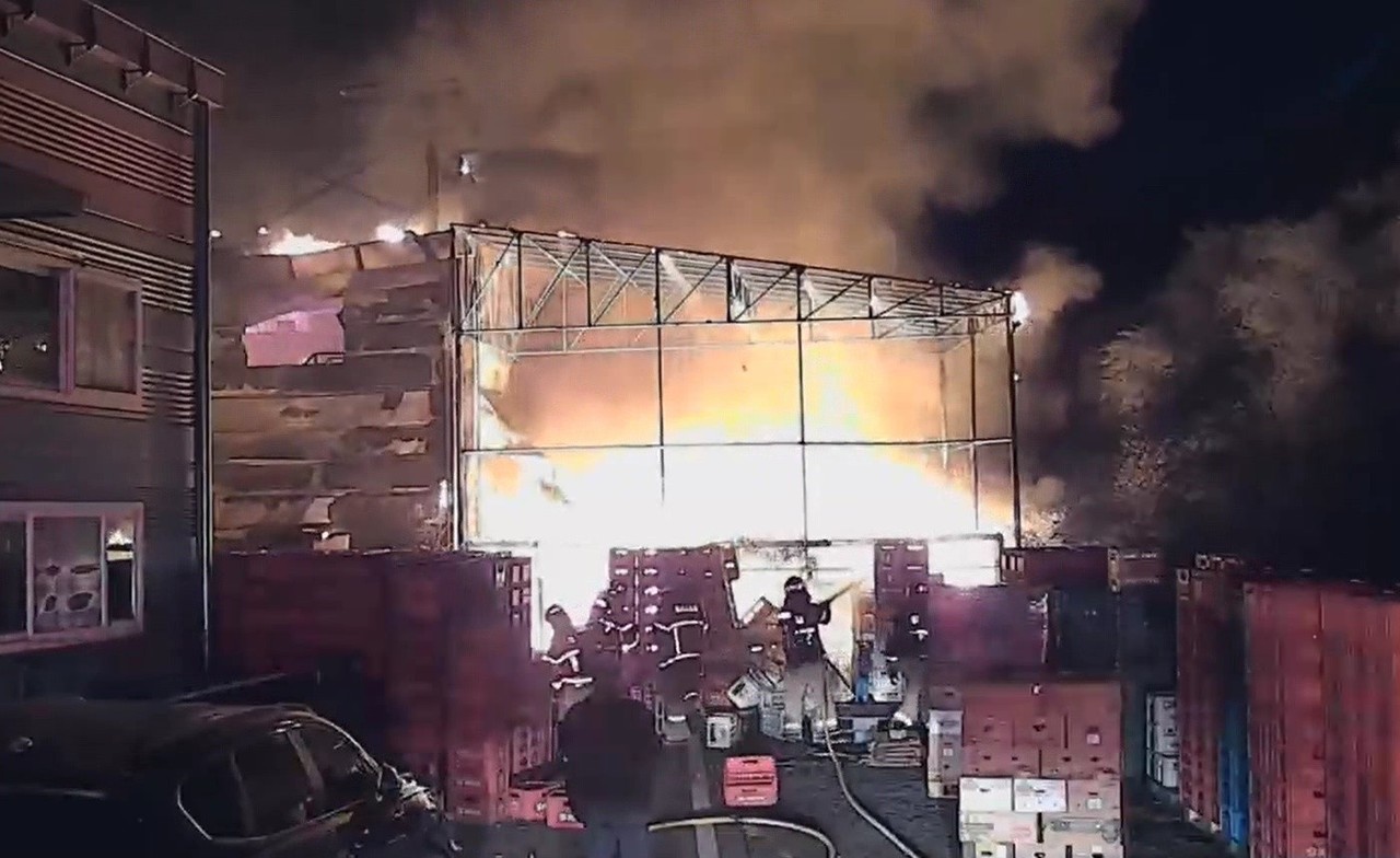 대전 동구 식품제조공장에 불[대전소방본부 제공. 재판매 및 DB 금지]