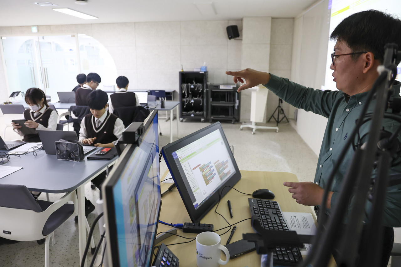 서울 관악구 당곡고등학교에서 고교학점제 ‘스마트콘텐츠 실무 수업’이 진행되고 있다. 2025.3.30 사진=연합뉴스.
