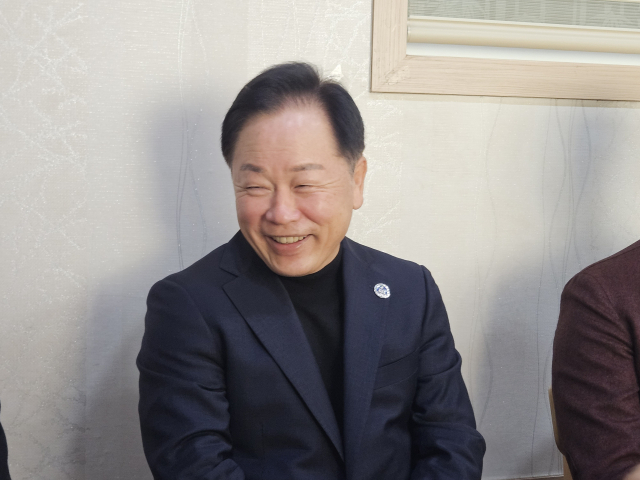 임경호 국립공주대 총장이 언론인협회와의 간담회에서 인사말을 하는 모습.사진=김익환 기자