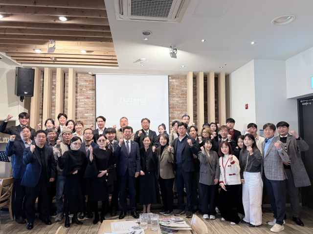 한국폴리텍IV대학 대전캠퍼스 RISE 사업단이 지난 10일 청춘꿈드림협동조합 ‘몽돌’ 소지현 위원장과 함께 ‘청년이 머무는 지역만들기 정책 협의회’ 발대식을 성공적으로 개최했다. 사진 한국폴리텍IV대학 대전캠퍼스 제공