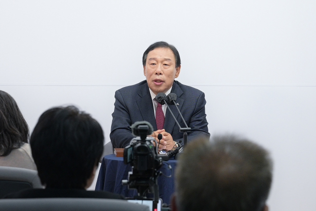 최민호 시장이 13일 기자간담회를 통해 최근 용산 대통령실에서 개최된 중앙지방협력회의 참석 결과를 알리고 있다. 세종시 제공