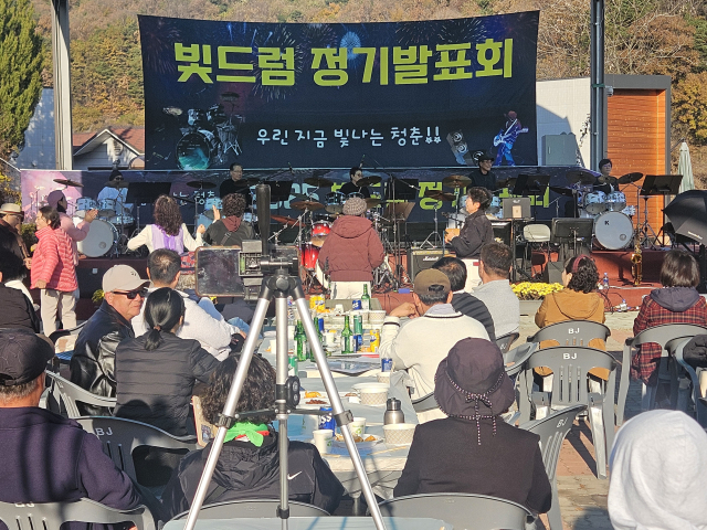 빛드럼 동회회의 연주 모습.사진=김익환 기자