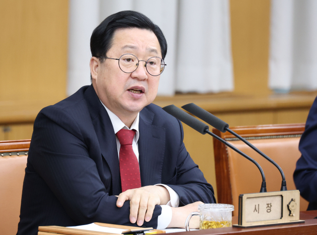 이장우 대전시장은 17일 주재한 주간업무회의에서 대규모 행사 대비 안전관리 강화와 문화·예술 인프라 지원 확대, 도시철도 2호선 안내 표지판 설치 등을 지시했다. 대전시 제공