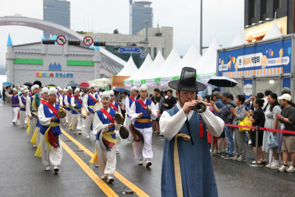 지난 8월 열린 ‘2025 대전 0시 축제’에서 진행된 퍼레이드. 대전시 제공