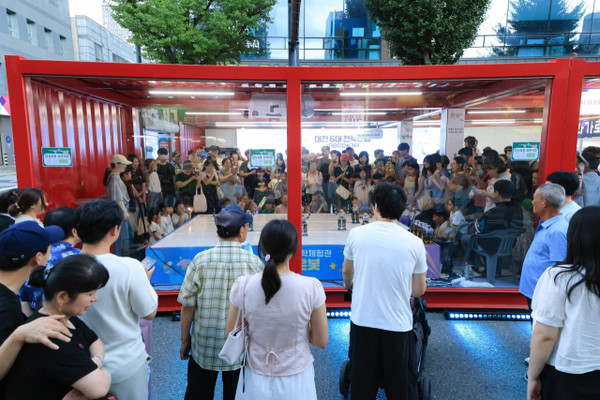 지난 8월 진행된 ‘2025 대전 0시 축제’에 마련된 로봇 체험부스. 대전시 제공