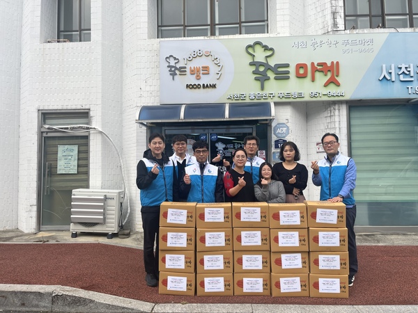 한국중부발전㈜ 신서천발전본부는 노사상생 희망드림 농장에서 노사 간부 40여 명이 참여한 가운데 고구마 수확 및 나눔 행사를 진행했다.