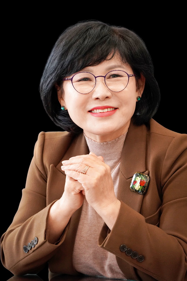 [투데이춘추] 기업과 복지, 함께 걷는 길 - 뉴스 썸네일 이미지