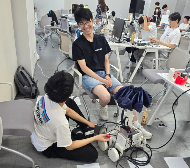 잠 줄이고 로봇 올인...KAIST·서울대생, 100시간의 승부 - 뉴스 썸네일 이미지